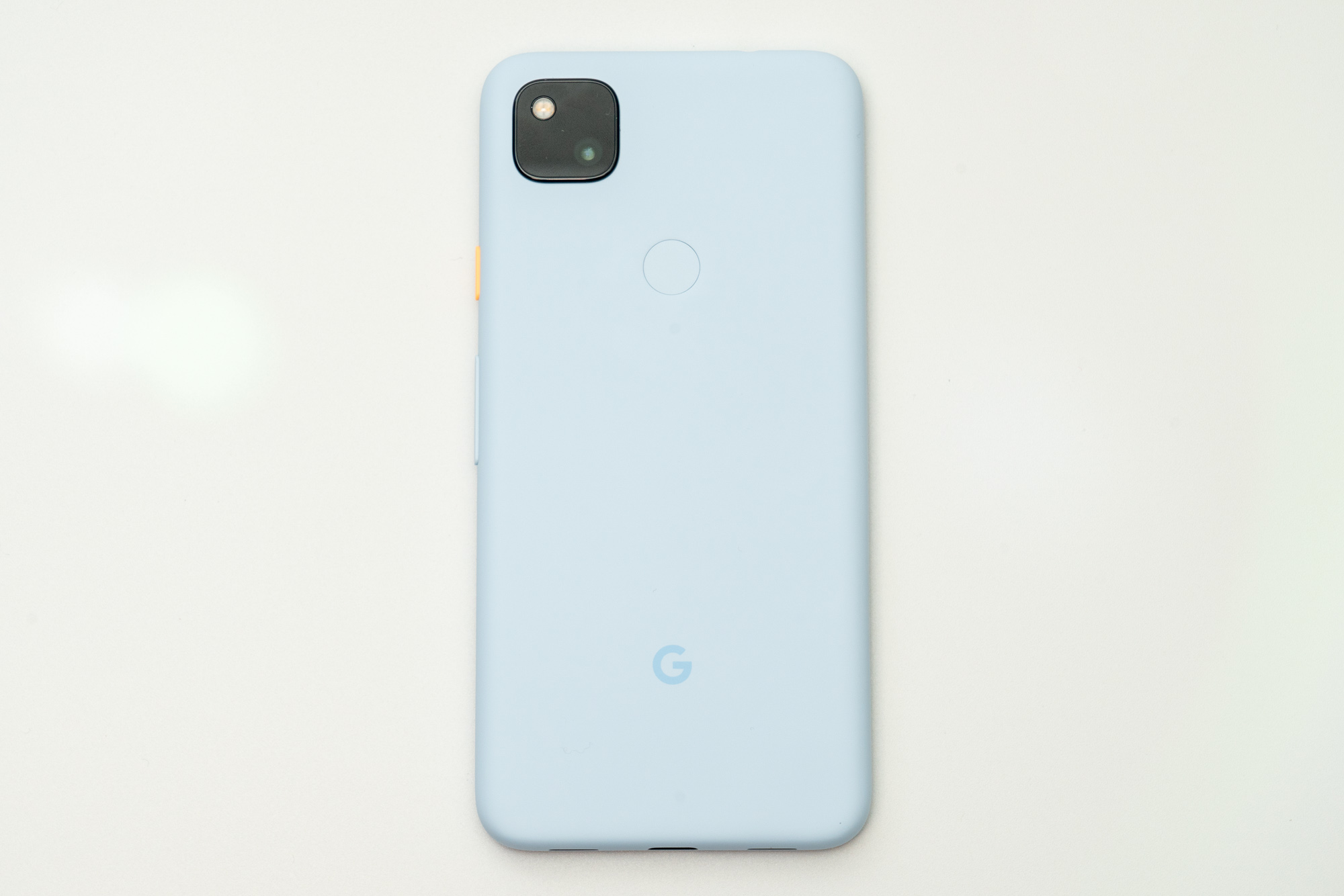 pixel4a SIMフリー Barely Blue